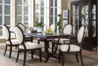 Dining Room Elegance: Classic Design Meets Modern Touch