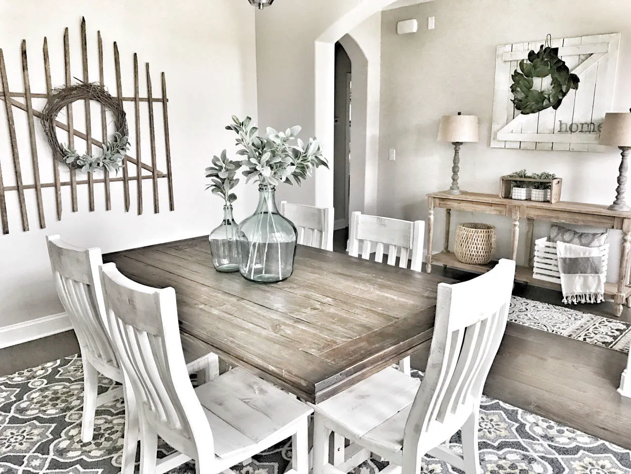 Farmhouse Dining Room Charm: Rustic Meets Modern