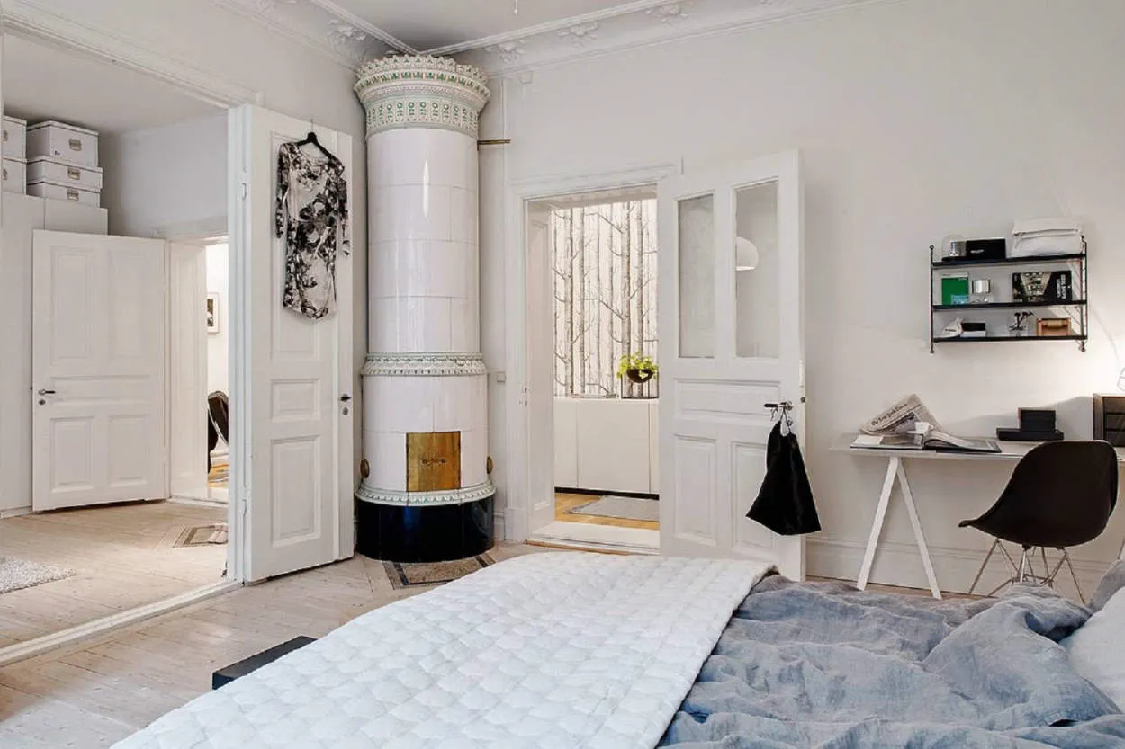 Scandinavian Simplicity: Bedroom Design for Clarity