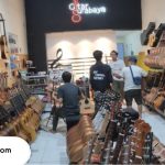 Toko gitar di Surabaya terlengkap