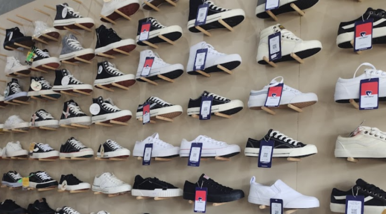 10 Toko Sepatu di Malang Terlengkap dan Terjamin Ori